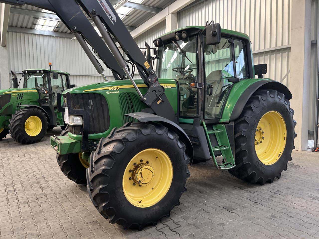 John Deere 6620 PREMIUM - Farm tractor: picture 2 John Deere 6620 PREMIUM - Farm tractor: picture 2