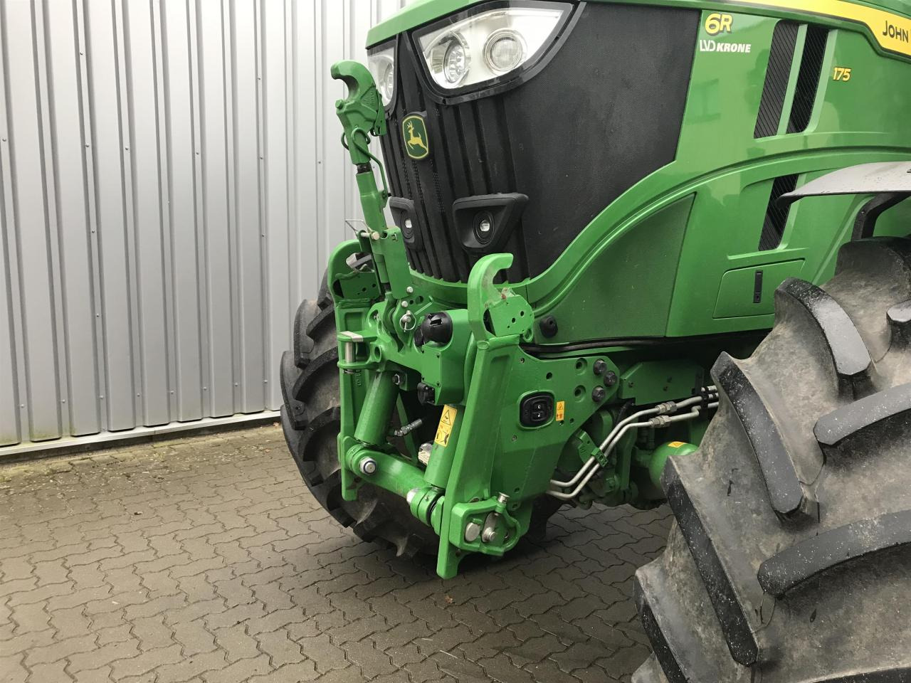 John Deere 6R 175 - Farm tractor: picture 4 John Deere 6R 175 - Farm tractor: picture 4