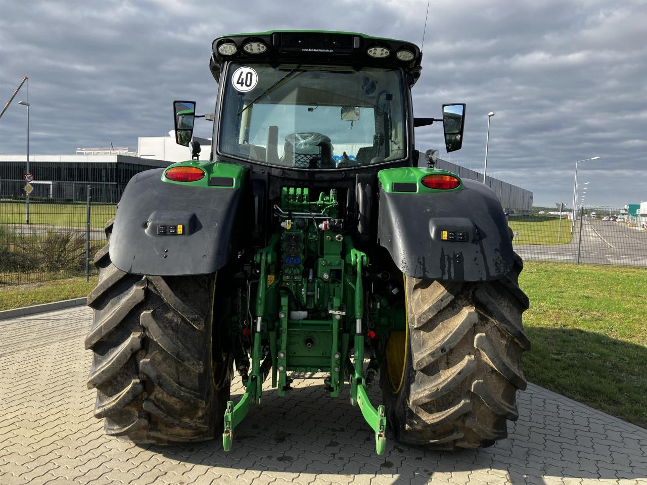 John Deere 6R 185 - Farm tractor: picture 5 John Deere 6R 185 - Farm tractor: picture 5