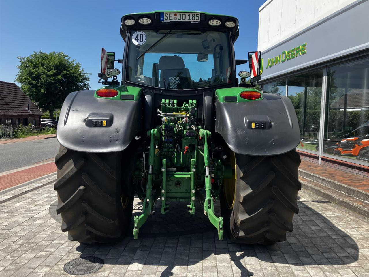 John Deere 6R 185 - Farm tractor: picture 5 John Deere 6R 185 - Farm tractor: picture 5