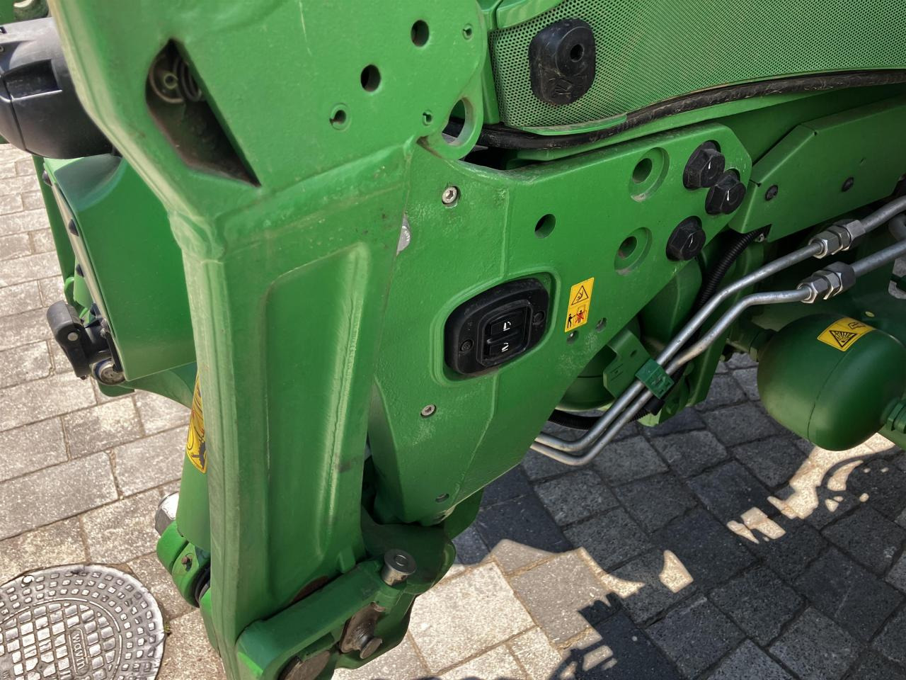 John Deere 6R 185 - Farm tractor: picture 4 John Deere 6R 185 - Farm tractor: picture 4