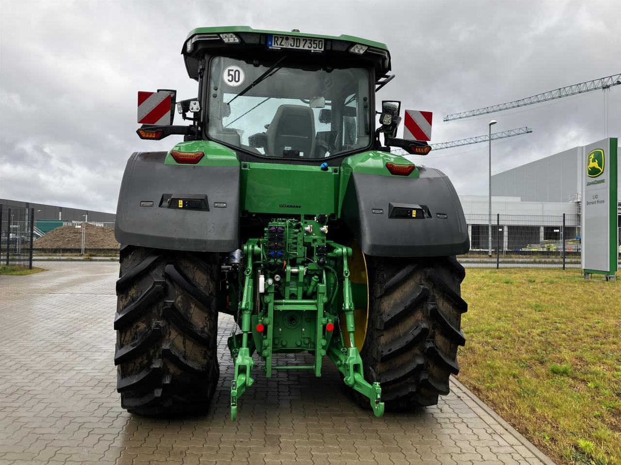 John Deere 7R 350 - Farm tractor: picture 5 John Deere 7R 350 - Farm tractor: picture 5