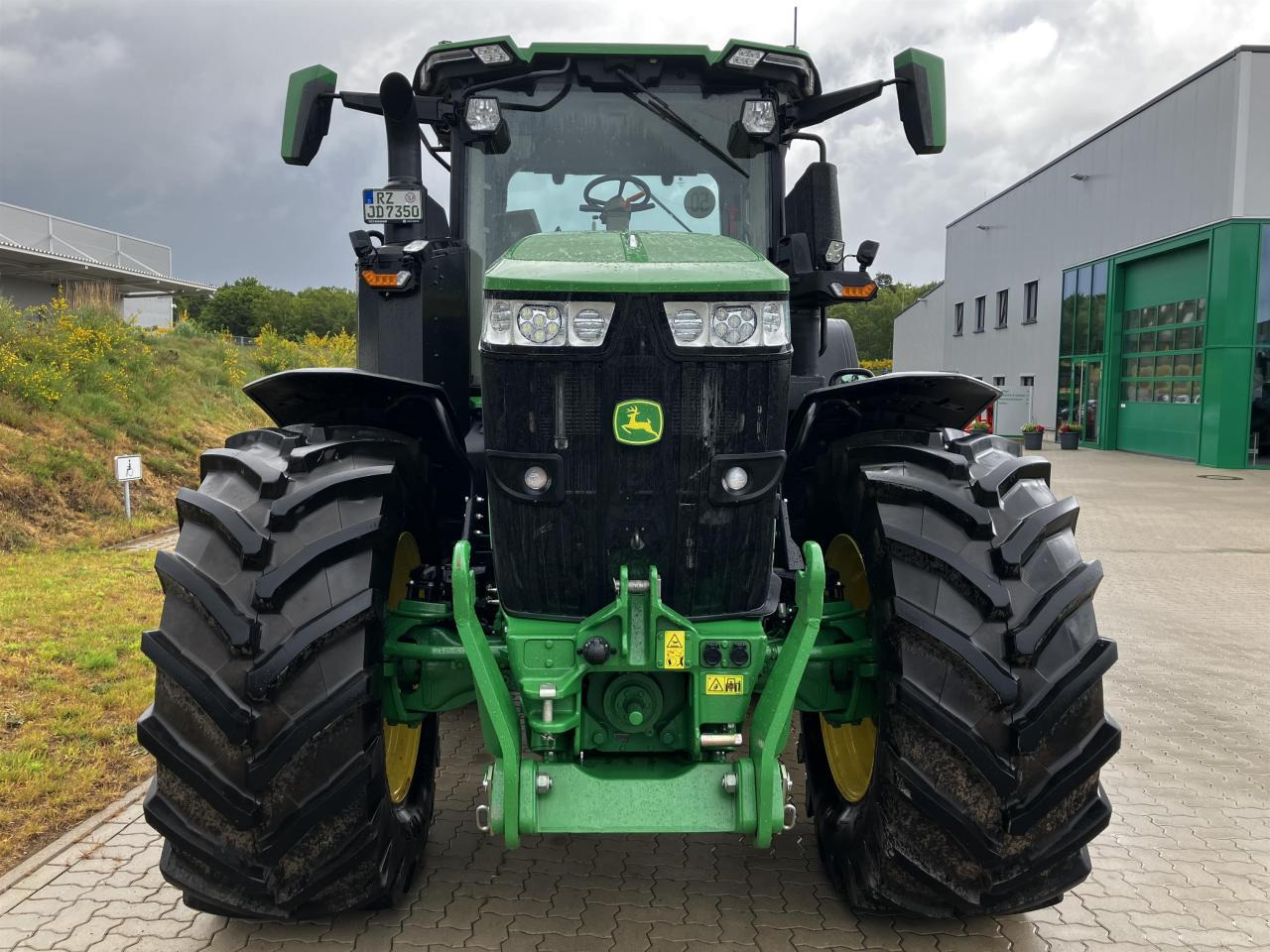 John Deere 7R 350 - Farm tractor: picture 3 John Deere 7R 350 - Farm tractor: picture 3