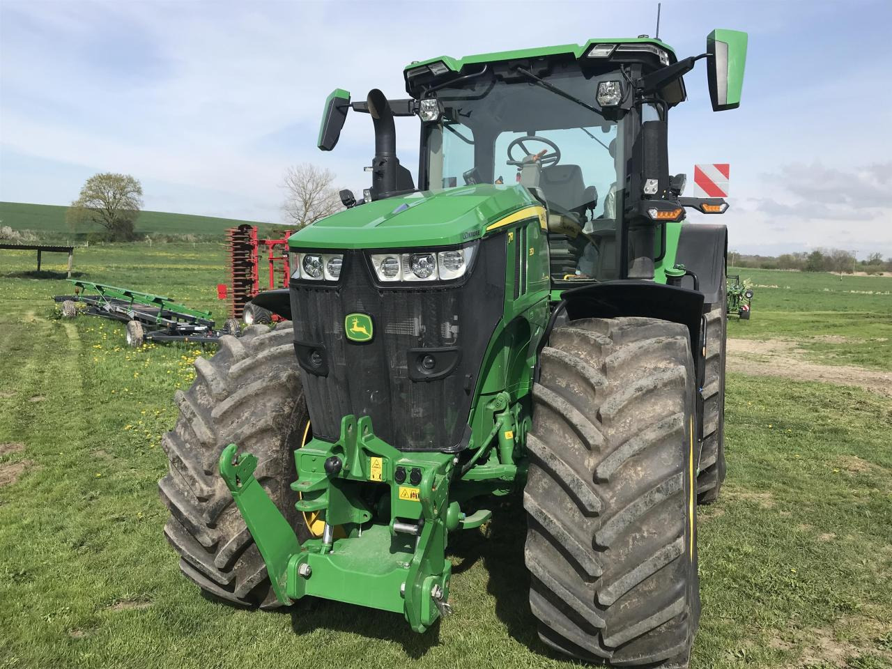 John Deere 7R 350 - Farm tractor: picture 3 John Deere 7R 350 - Farm tractor: picture 3