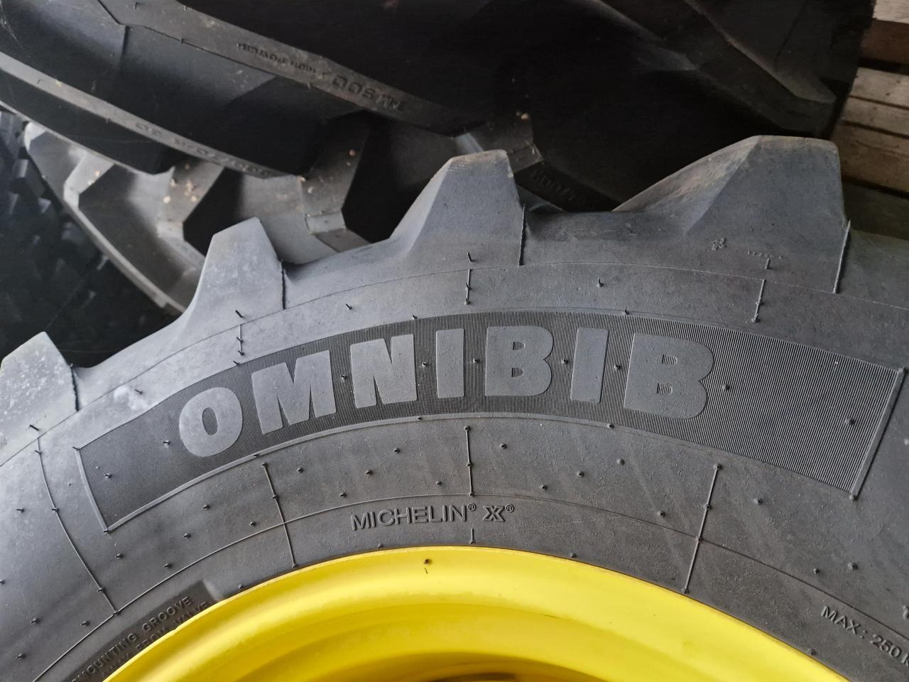 Michelin 420/70R24 - Tire for Agricultural machinery: picture 4 Michelin 420/70R24 - Tire for Agricultural machinery: picture 4