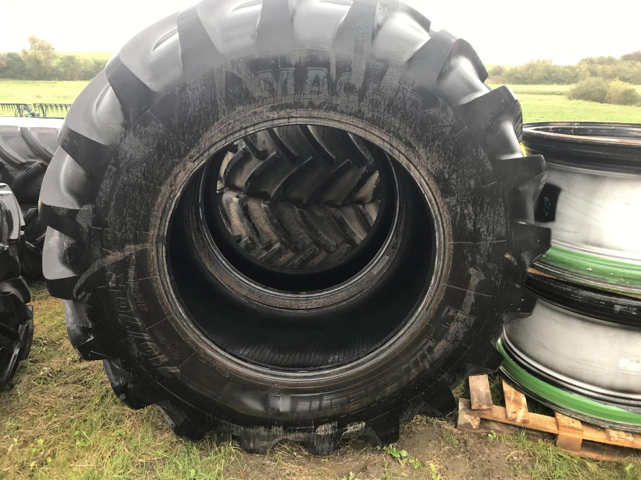 Michelin 710/70R42 - Tire for Agricultural machinery: picture 4 Michelin 710/70R42 - Tire for Agricultural machinery: picture 4