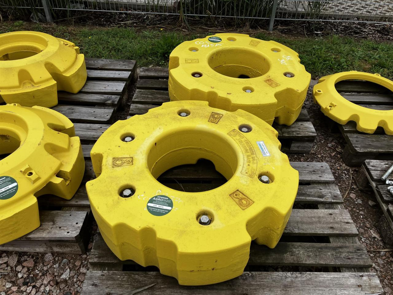John Deere 70 + 900 kg - Spare parts for Agricultural machinery: picture 1 John Deere 70 + 900 kg - Spare parts for Agricultural machinery: picture 1