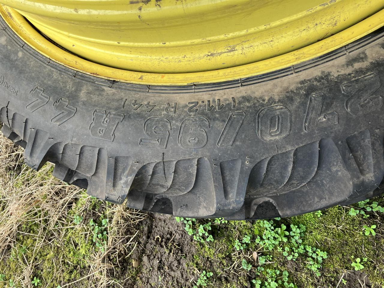 Taurus 270/95R44 - Tire for Agricultural machinery: picture 5 Taurus 270/95R44 - Tire for Agricultural machinery: picture 5