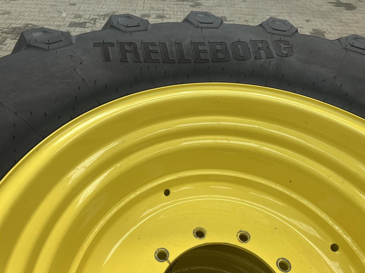 Trelleborg 600/65R28 - Tire for Agricultural machinery: picture 3 Trelleborg 600/65R28 - Tire for Agricultural machinery: picture 3