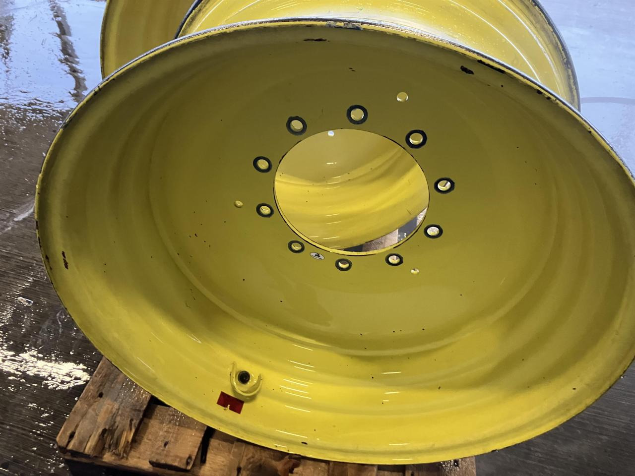 / UNBEKANNT 16x30 - Rim for Agricultural machinery: picture 3 / UNBEKANNT 16x30 - Rim for Agricultural machinery: picture 3