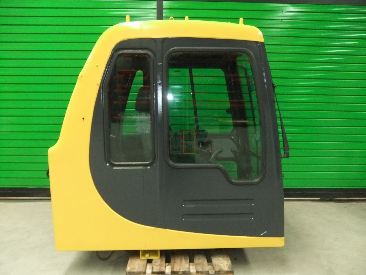 Cab EROPS KOMATSU PC340-6 - Cab for Construction machinery: picture 1 Cab EROPS KOMATSU PC340-6 - Cab for Construction machinery: picture 1