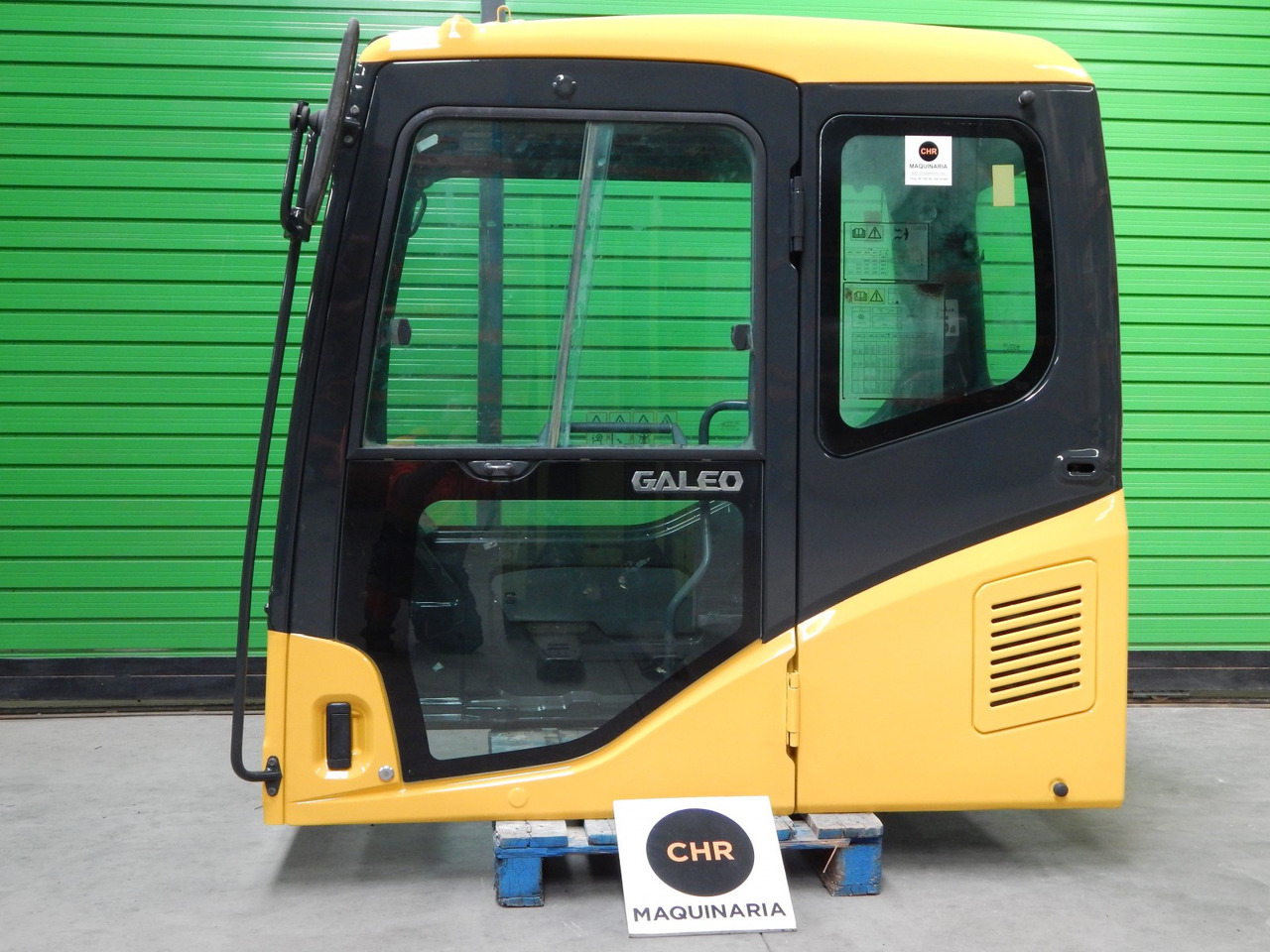 Cab KOMATSU PC-7 20Y-54-01150 - Cab for Construction machinery: picture 5 Cab KOMATSU PC-7 20Y-54-01150 - Cab for Construction machinery: picture 5