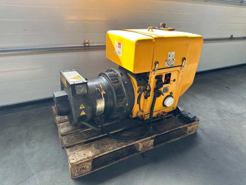 Hatz 2L41C Stamford 17.5 kVA Silentpack generatorset - Generator set: picture 3 Hatz 2L41C Stamford 17.5 kVA Silentpack generatorset - Generator set: picture 3
