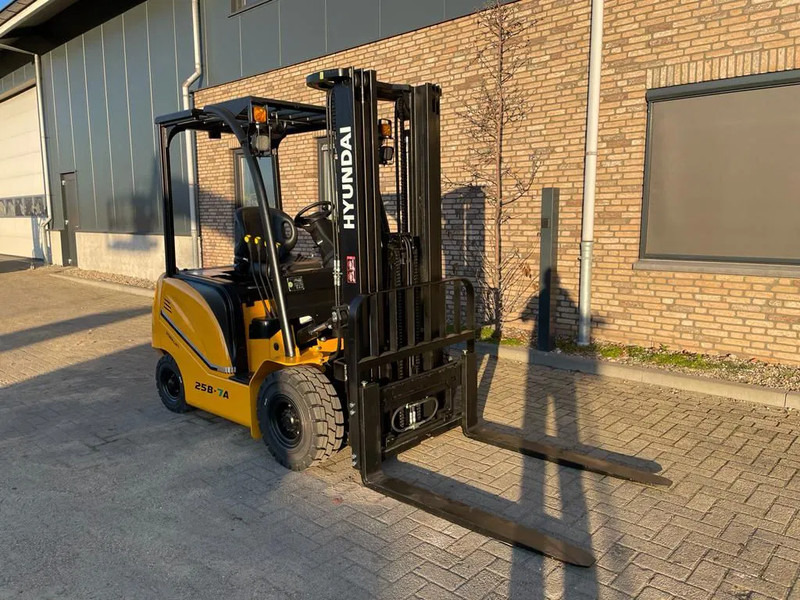 New Electric forklift Hyundai 25B-7A 2.5 ton Triplex Freelift Sideshift Elektra Heftruck Nieuw: picture 12