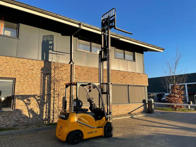 New Electric forklift Hyundai 25B-7A 2.5 ton Triplex Freelift Sideshift Elektra Heftruck Nieuw: picture 16