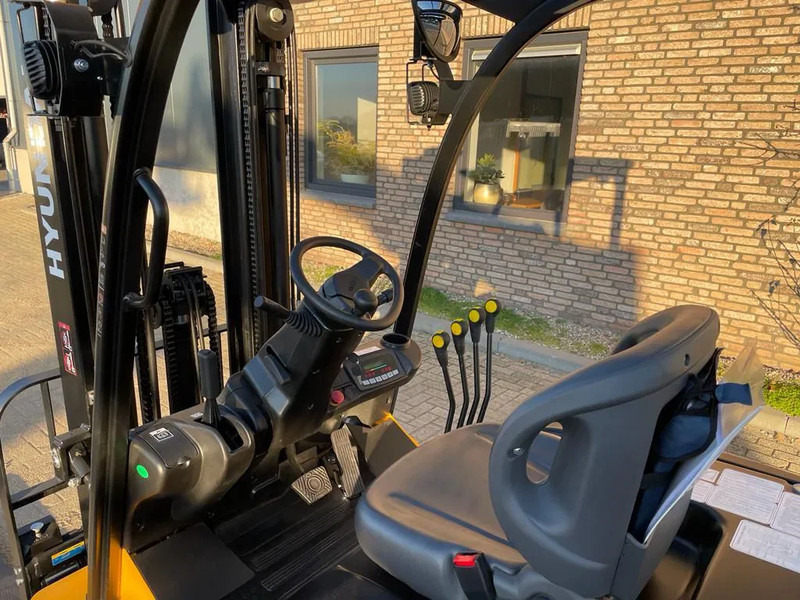 New Electric forklift Hyundai 25B-7A 2.5 ton Triplex Freelift Sideshift Elektra Heftruck Nieuw: picture 13