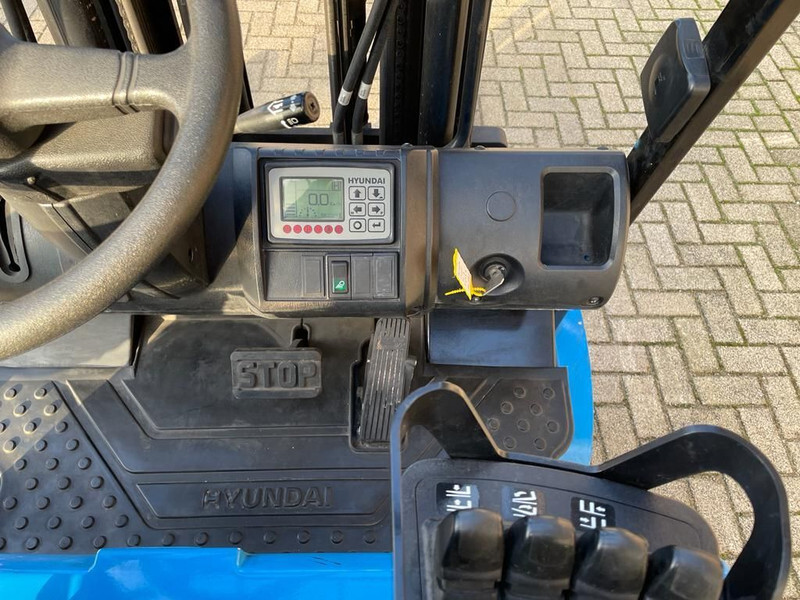 Hyundai 25BHA-7 2.5 ton Triplex Freelift Sideshift Elektra Heftruck - Electric forklift: picture 5 Hyundai 25BHA-7 2.5 ton Triplex Freelift Sideshift Elektra Heftruck - Electric forklift: picture 5