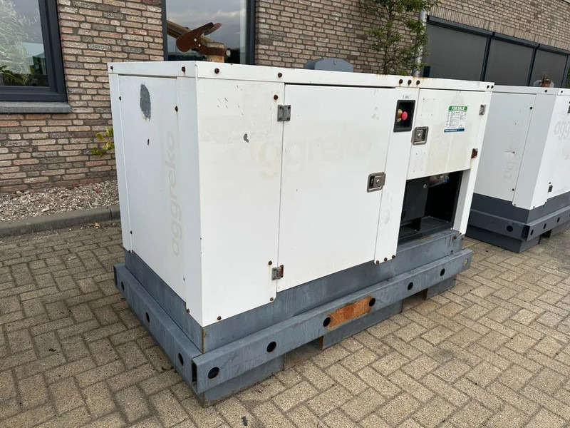 Iveco FPT F32 AM1A Leroy Somer 32 kVA Silent generatorset 21 hours ! - Generator set: picture 4 Iveco FPT F32 AM1A Leroy Somer 32 kVA Silent generatorset 21 hours ! - Generator set: picture 4