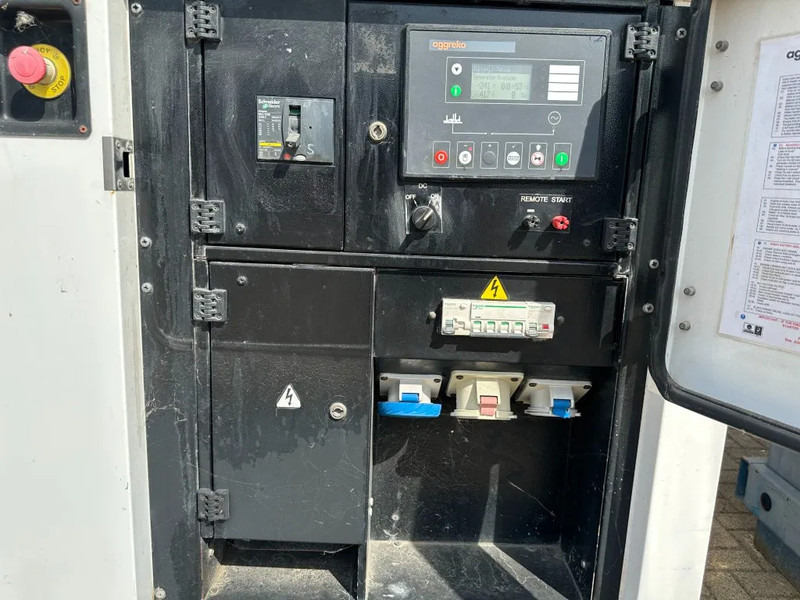 Iveco FPT F32 AM1A Leroy Somer 32 kVA Silent generatorset 39 hours ! - Generator set: picture 2 Iveco FPT F32 AM1A Leroy Somer 32 kVA Silent generatorset 39 hours ! - Generator set: picture 2