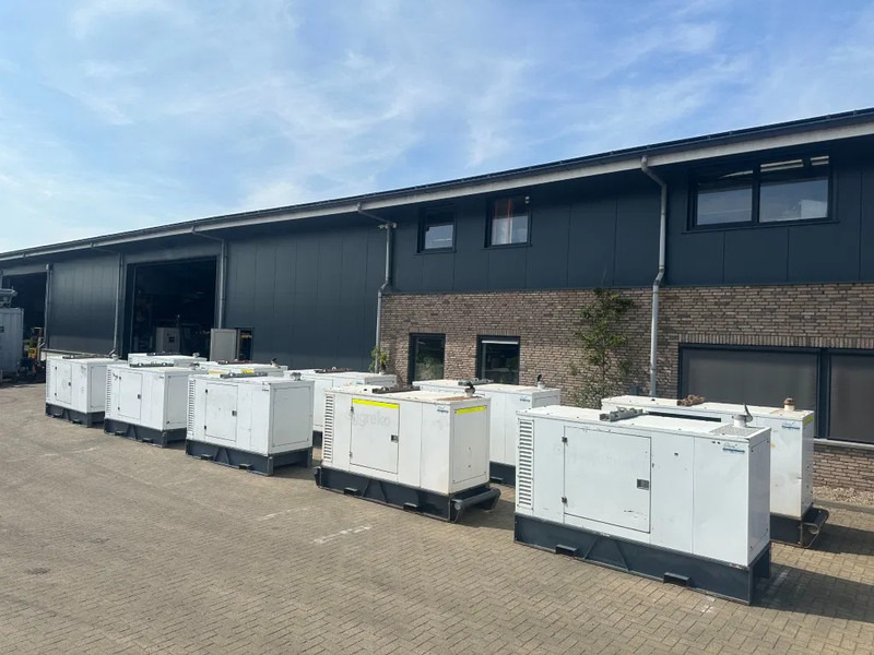 Iveco FPT NEF45 SM1A.A004 Stamford 60 kVA Silent Rental generatorset - Generator set: picture 2 Iveco FPT NEF45 SM1A.A004 Stamford 60 kVA Silent Rental generatorset - Generator set: picture 2