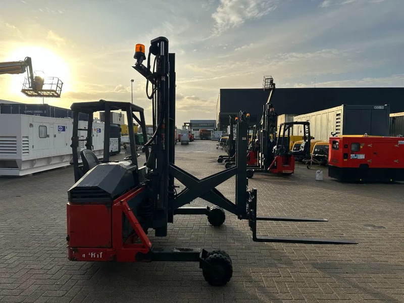Truck mounted forklift Moffett M4 20.1 Kubota Diesel Kooiaap 2 ton Sideshift Positioner Meeneemheftruck: picture 20