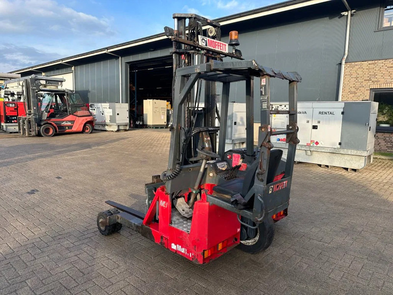 Truck mounted forklift Moffett M4 20.1 Kubota Diesel Kooiaap 2 ton Sideshift Positioner Meeneemheftruck: picture 6