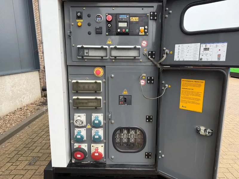 SDMO R90 C3 John Deere Leroy Somer 90 kVA Silent Rental generatorset - Generator set: picture 2 SDMO R90 C3 John Deere Leroy Somer 90 kVA Silent Rental generatorset - Generator set: picture 2