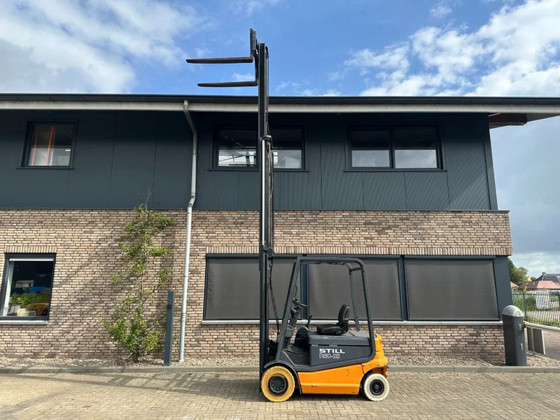 Still R 60-25 2.5 ton Triplex Freelift Sideshift Elektra Heftruck 590 cm hefhoogte ! - Electric forklift: picture 2 Still R 60-25 2.5 ton Triplex Freelift Sideshift Elektra Heftruck 590 cm hefhoogte ! - Electric forklift: picture 2