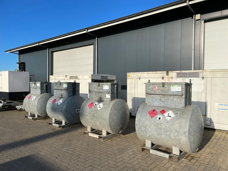 Dieseltank Rietberg 1000 liter Dieseltank Gegalvaniseerd IBC met keuring ! - Storage tank: picture 2 Dieseltank Rietberg 1000 liter Dieseltank Gegalvaniseerd IBC met keuring ! - Storage tank: picture 2