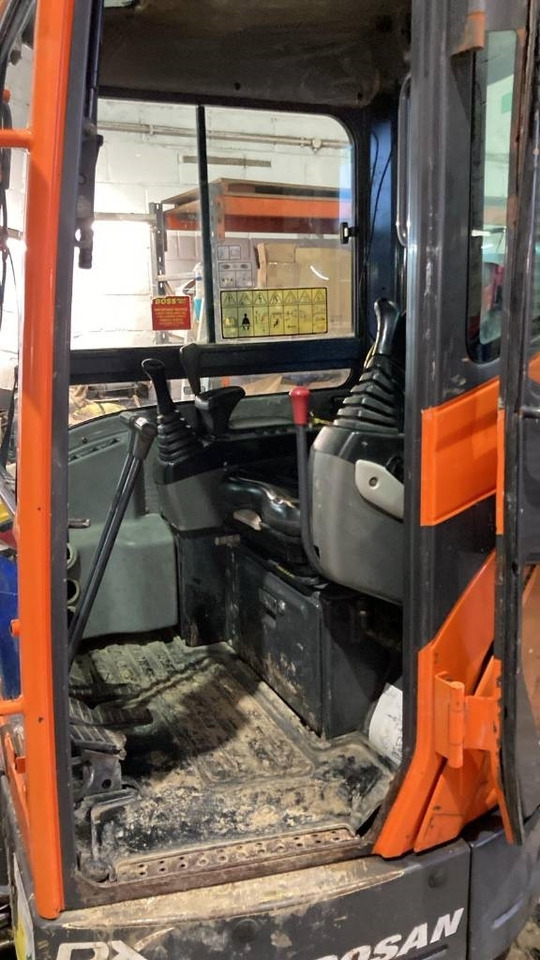 Doosan DX 27 - Mini excavator: picture 5 Doosan DX 27 - Mini excavator: picture 5