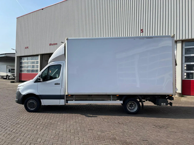 Closed box van Mercedes-Benz Sprinter 516CDI: picture 12