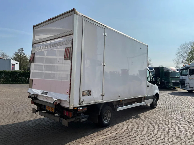 Closed box van Mercedes-Benz Sprinter 516CDI: picture 9