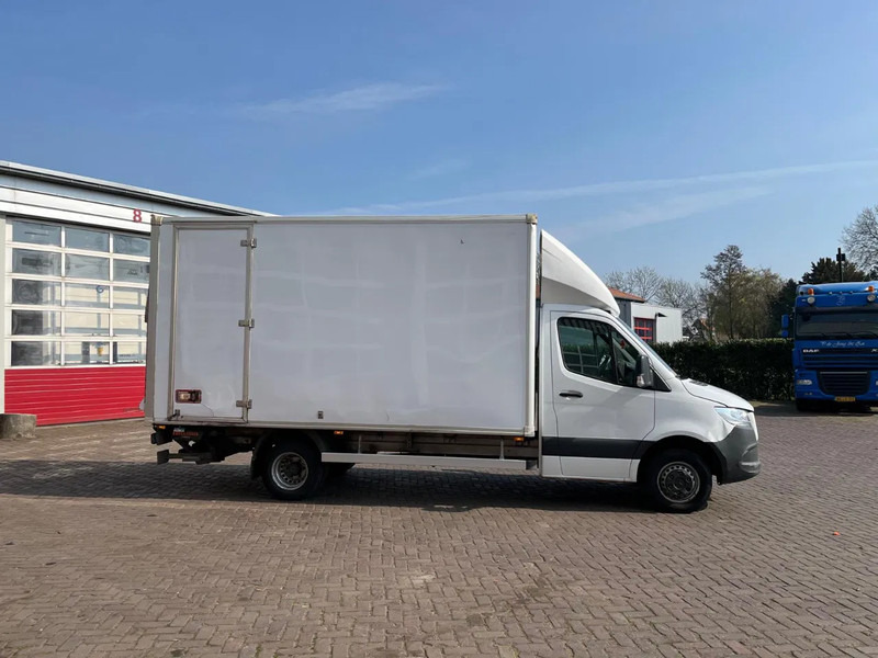Closed box van Mercedes-Benz Sprinter 516CDI: picture 6