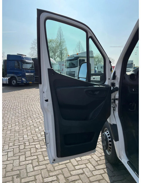 Closed box van Mercedes-Benz Sprinter 516CDI: picture 14