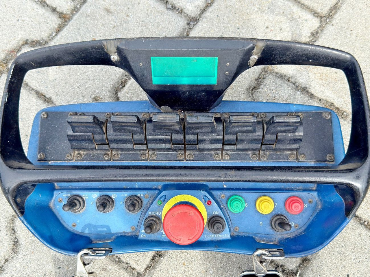 Tipper, Crane truck DAF CF 85.380 * HMF 2823 K6 (B3) + FUNK * 8x4 * TOP: picture 13 Tipper, Crane truck DAF CF 85.380 * HMF 2823 K6 (B3) + FUNK * 8x4 * TOP: picture 13