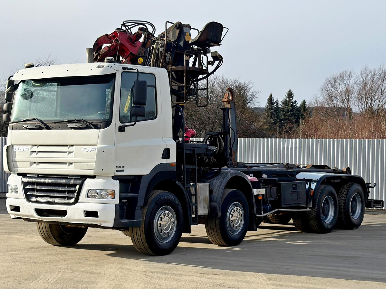 DAF CF 85.430 * ABROLLKIPPER + JONSERED J1320 Z /8x4 - Hook lift truck, Crane truck: picture 4 DAF CF 85.430 * ABROLLKIPPER + JONSERED J1320 Z /8x4 - Hook lift truck, Crane truck: picture 4