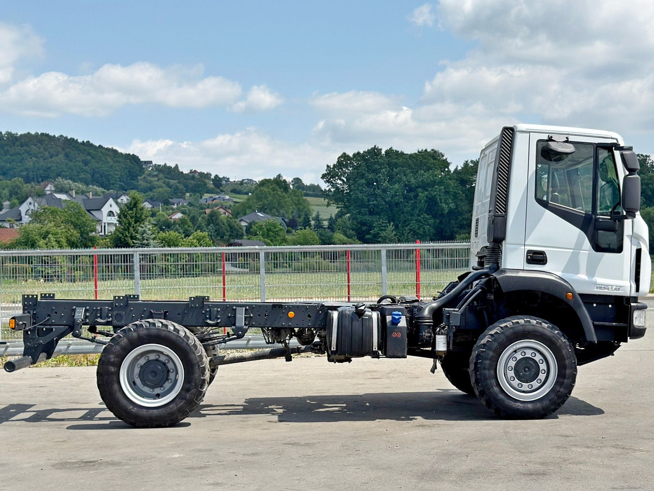Iveco EUROCARGO 110-250* PLATFORM 4,60 m* 4x4 - Cab chassis truck: picture 4 Iveco EUROCARGO 110-250* PLATFORM 4,60 m* 4x4 - Cab chassis truck: picture 4