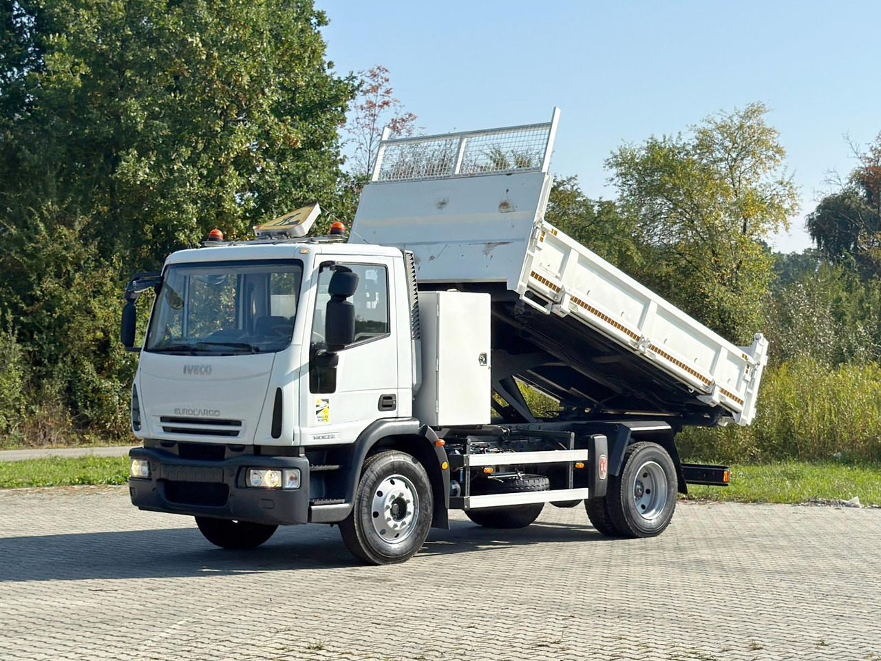 Iveco EUROCARGO 140E22* KIPPER 5,00 m* TOPZUSTAND - Tipper: picture 2 Iveco EUROCARGO 140E22* KIPPER 5,00 m* TOPZUSTAND - Tipper: picture 2