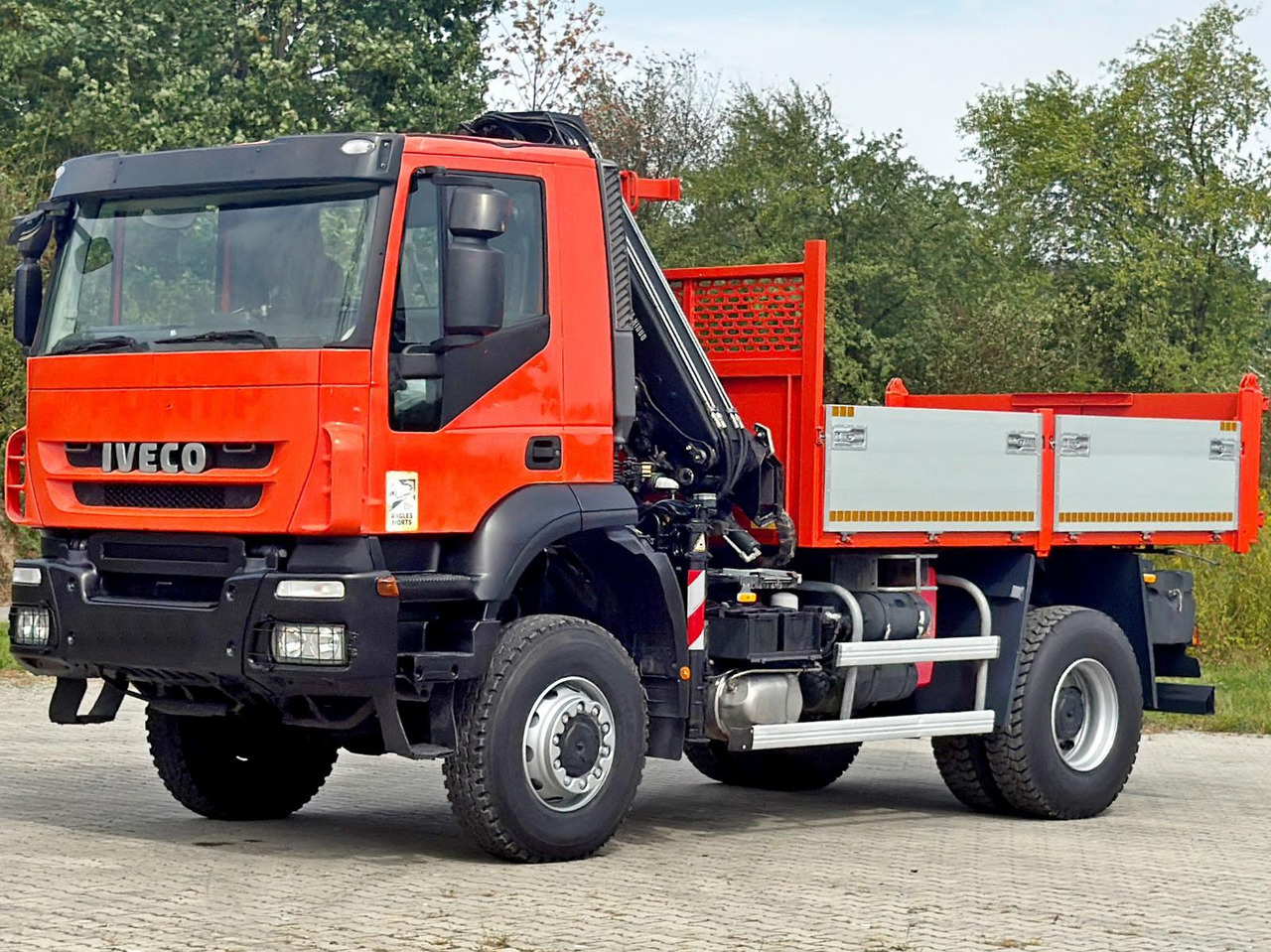 Iveco TRAKKER 190T36 * HIAB 111 ES-2 HIDUO * 4x4 * TOP - Tipper, Crane truck: picture 3 Iveco TRAKKER 190T36 * HIAB 111 ES-2 HIDUO * 4x4 * TOP - Tipper, Crane truck: picture 3