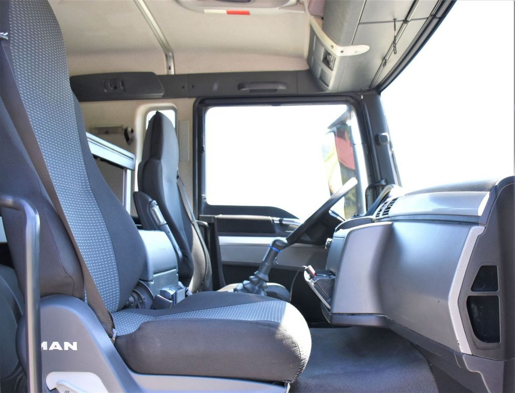 Crane truck, Tractor unit MAN TGS 18.400 Sattelzugmaschine + KRAN /FUNK MAN TGS 18.400 Sattelzugmaschine + KRAN /FUNK: picture 11 Crane truck, Tractor unit MAN TGS 18.400 Sattelzugmaschine + KRAN /FUNK MAN TGS 18.400 Sattelzugmaschine + KRAN /FUNK: picture 11