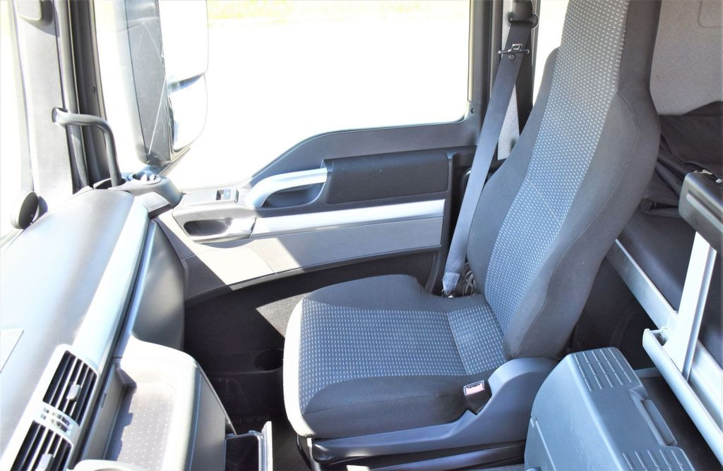 Crane truck, Tractor unit MAN TGS 18.400 Sattelzugmaschine + KRAN /FUNK MAN TGS 18.400 Sattelzugmaschine + KRAN /FUNK: picture 10 Crane truck, Tractor unit MAN TGS 18.400 Sattelzugmaschine + KRAN /FUNK MAN TGS 18.400 Sattelzugmaschine + KRAN /FUNK: picture 10