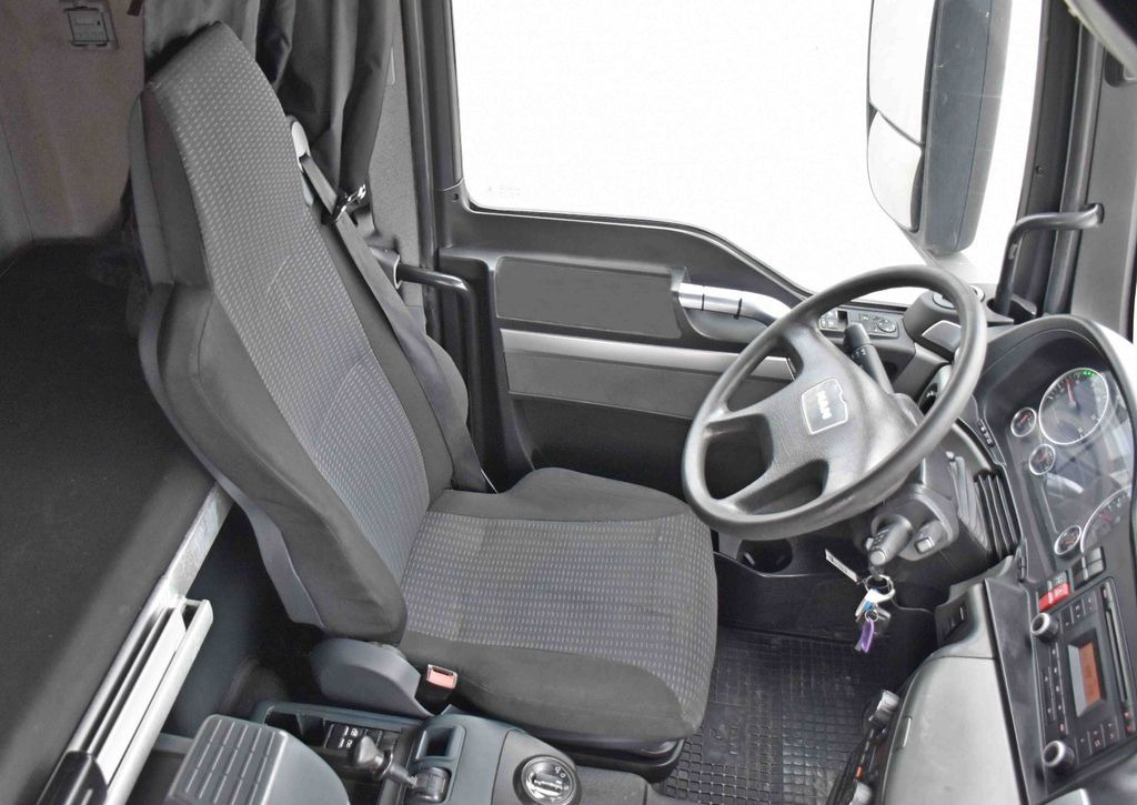 Interior photo 2: MAN TGS 26.440 * PRITSCHE 6,90 m + PK 16001 - K MAN TGS 26.440 * PRITSCHE 6,90 m + PK 16001 - K leasing MAN TGS 26.440 * PRITSCHE 6,90 m + PK 16001 - K MAN TGS 26.440 * PRITSCHE 6,90 m + PK 16001 - K Interior photo 2: MAN TGS 26.440 * PRITSCHE 6,90 m + PK 16001 - K MAN TGS 26.440 * PRITSCHE 6,90 m + PK 16001 - K leasing MAN TGS 26.440 * PRITSCHE 6,90 m + PK 16001 - K MAN TGS 26.440 * PRITSCHE 6,90 m + PK 16001 - K