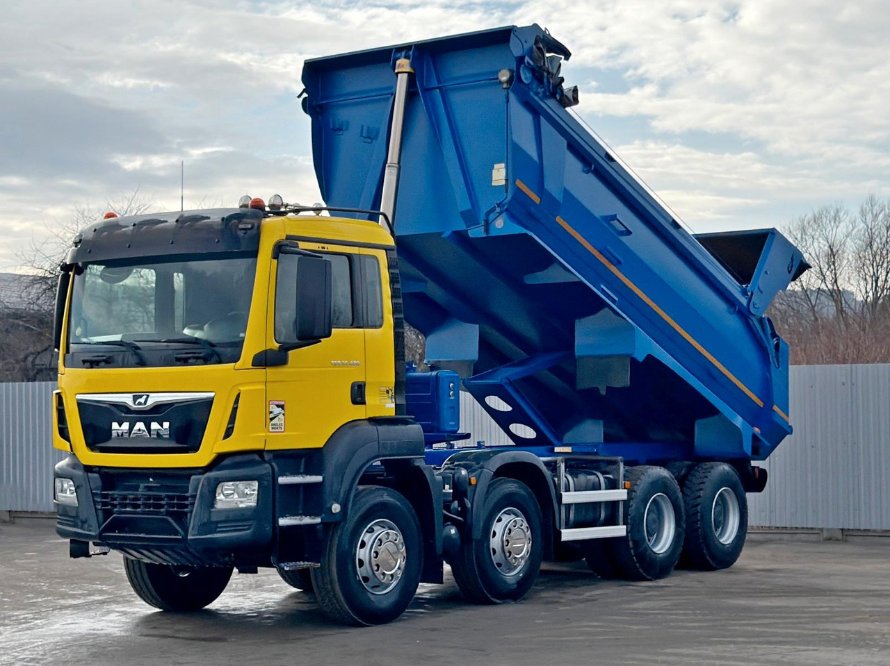 MAN TGS 35.420 KIPPER * 8x4 * TOPZUSTAND - Tipper: picture 4 MAN TGS 35.420 KIPPER * 8x4 * TOPZUSTAND - Tipper: picture 4