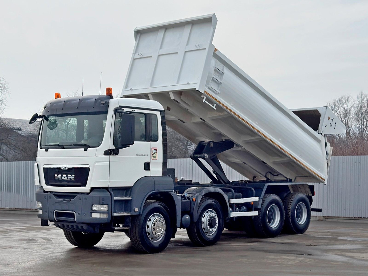 MAN TGS 35.440 KIPPER * 8x6 * TOPZUSTAND - Tipper: picture 4 MAN TGS 35.440 KIPPER * 8x6 * TOPZUSTAND - Tipper: picture 4