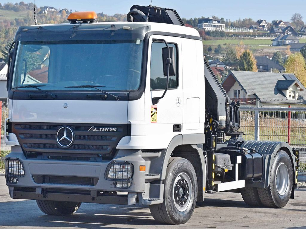 Mercedes-Benz ACTROS 1844 * Sattelzugmaschine *HIAB 330-5/FUNK - Crane truck, Tractor unit: picture 4 Mercedes-Benz ACTROS 1844 * Sattelzugmaschine *HIAB 330-5/FUNK - Crane truck, Tractor unit: picture 4