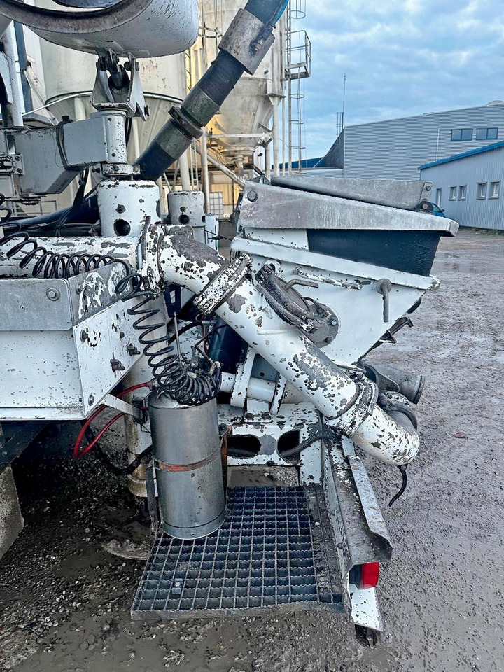 Concrete pump truck Mercedes-Benz AROCS 13.240 * Betonpumpe + FUNK * 8x4 * TOP: picture 7