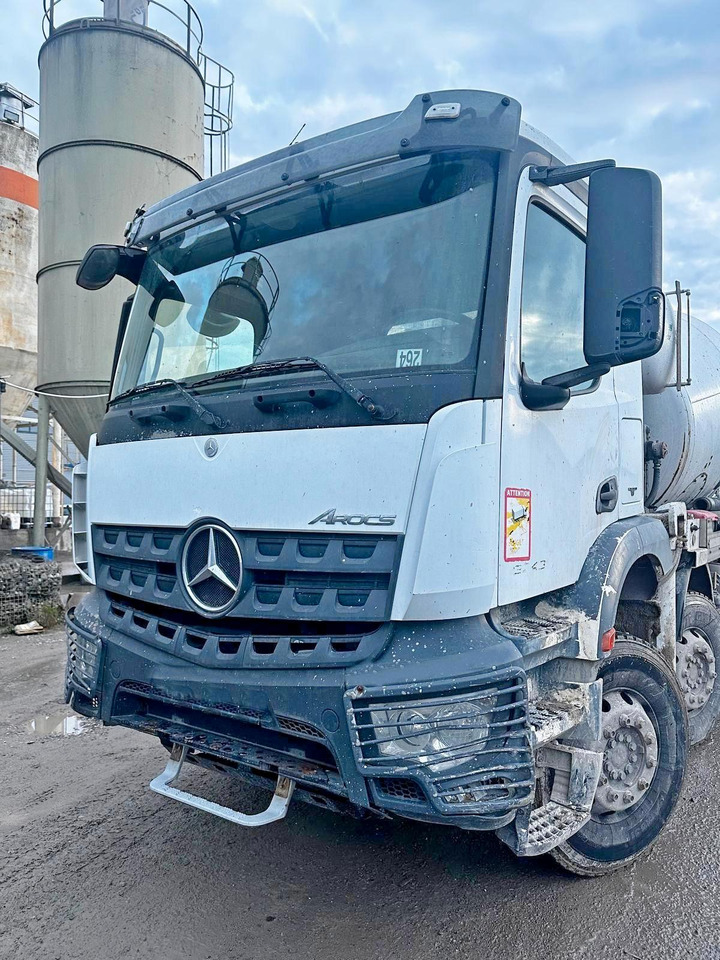 Mercedes-Benz AROCS 13.240 * Betonpumpe + FUNK * 8x4 * TOP - Concrete pump truck: picture 3 Mercedes-Benz AROCS 13.240 * Betonpumpe + FUNK * 8x4 * TOP - Concrete pump truck: picture 3