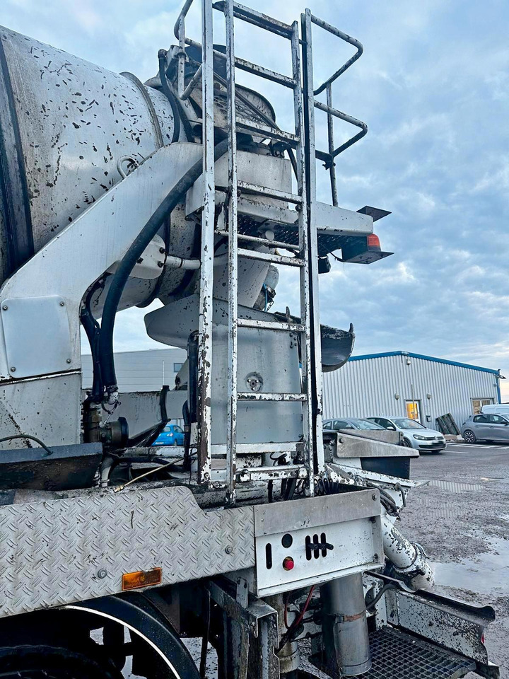 Concrete pump truck Mercedes-Benz AROCS 13.240 * Betonpumpe + FUNK * 8x4 * TOP: picture 6