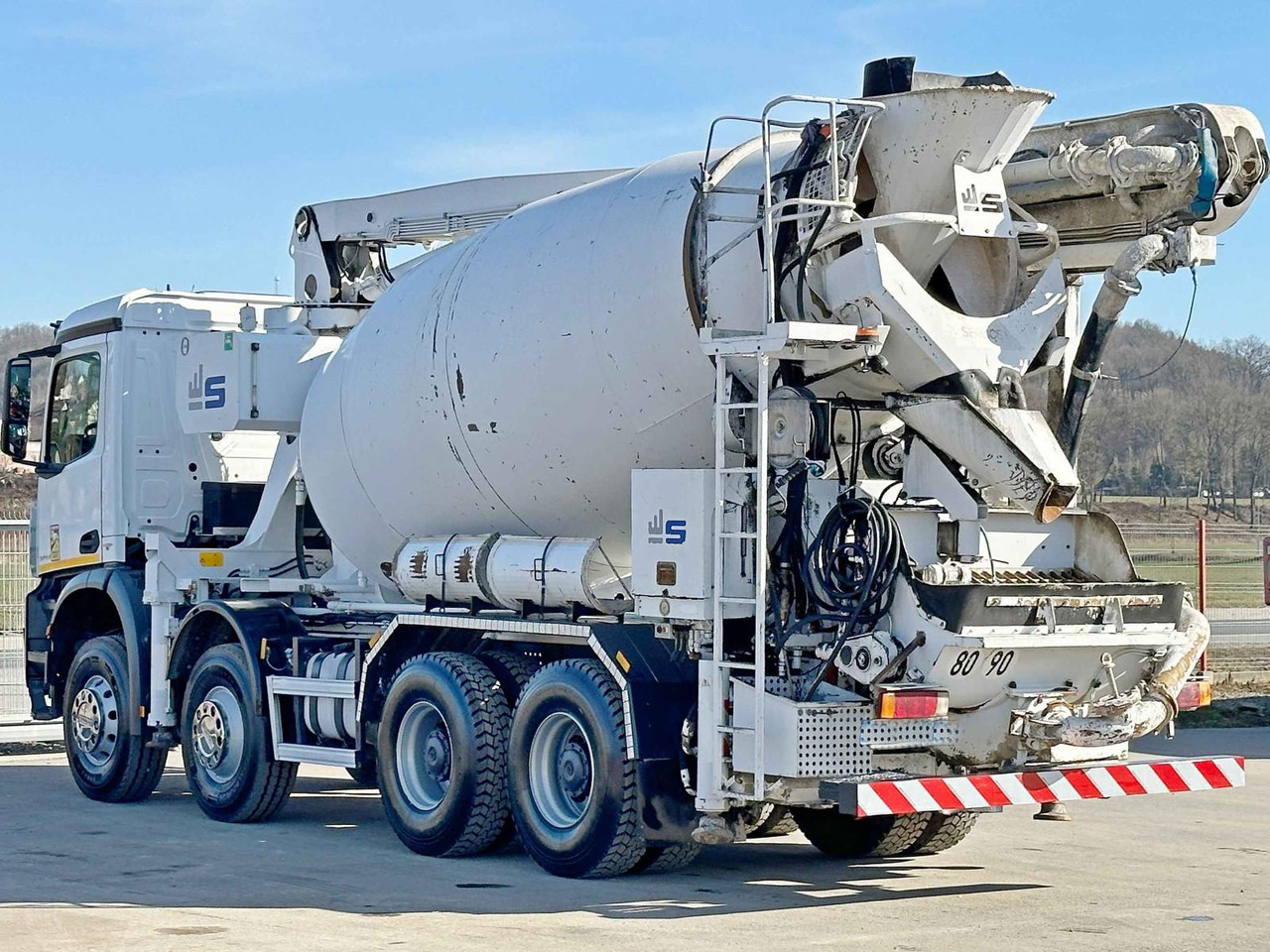 Mercedes-Benz AROCS 3743 * Betonpumpe + FUNK * 8x4 * TOP - Mixer pump truck: picture 5 Mercedes-Benz AROCS 3743 * Betonpumpe + FUNK * 8x4 * TOP - Mixer pump truck: picture 5