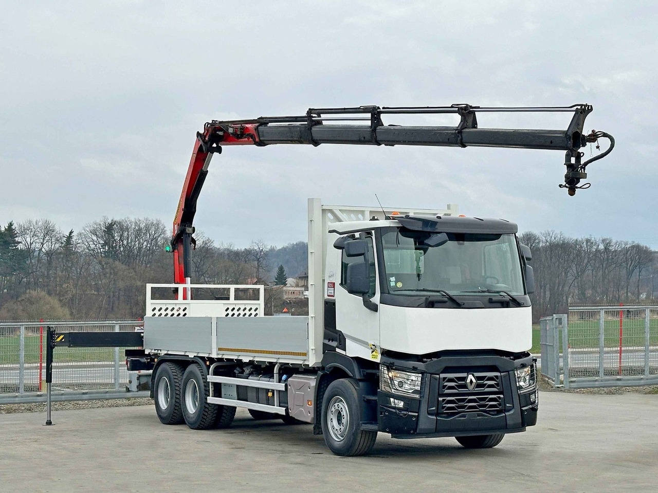 Renault C 380 *PRITSCHE 6,80m * PK 18002-EH C + FUNK*6x4 - Crane truck: picture 2 Renault C 380 *PRITSCHE 6,80m * PK 18002-EH C + FUNK*6x4 - Crane truck: picture 2